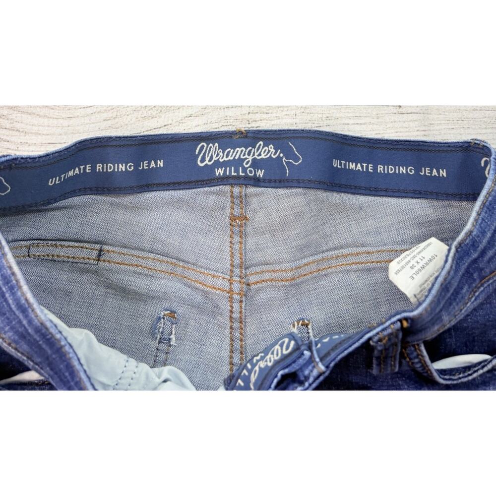 Wrangler Women’s Willow Ultimate Riding Jeans Medium Wash Bootcut Size 11x38 - Picture 8 of 10